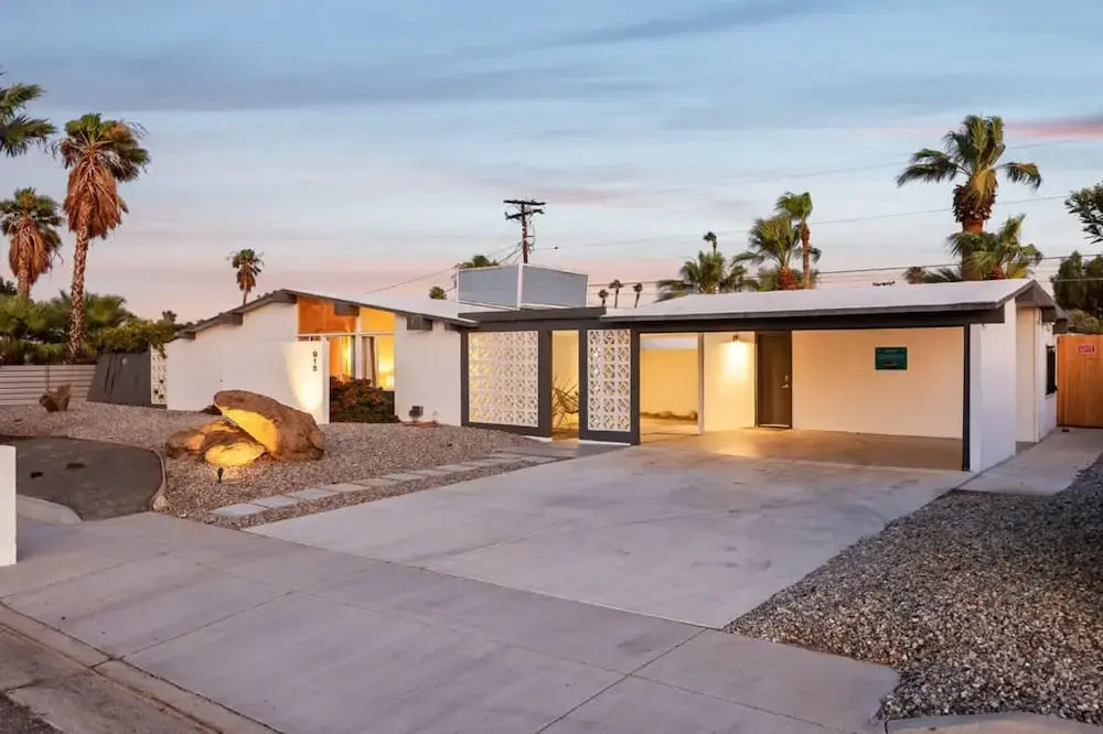 Club 915 Getaway- Pool BBQ and Pet Friendly