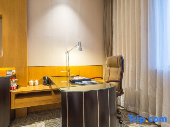Номер Deluxe в Ningbo East Harbour Hotel