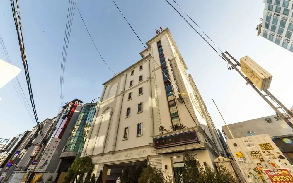 Suwon New M