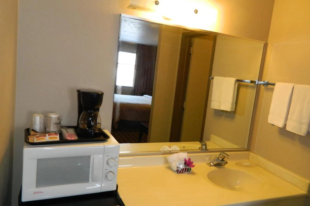 Travelodge by Wyndham Evanston - фото 8