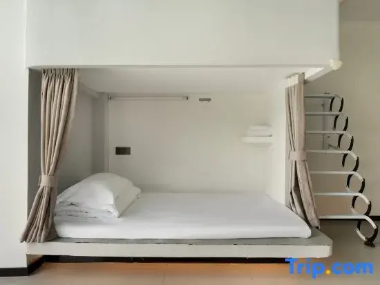Bed in Dorm (female dorm)