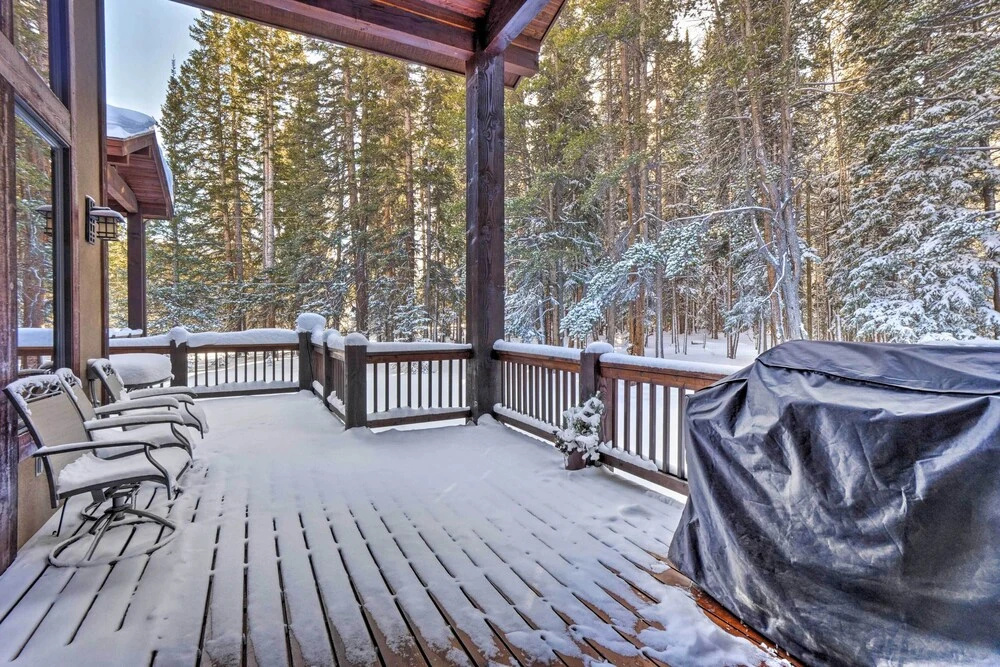 Blue River Home w/ Hot Tub, 6 Mi to Skiing!