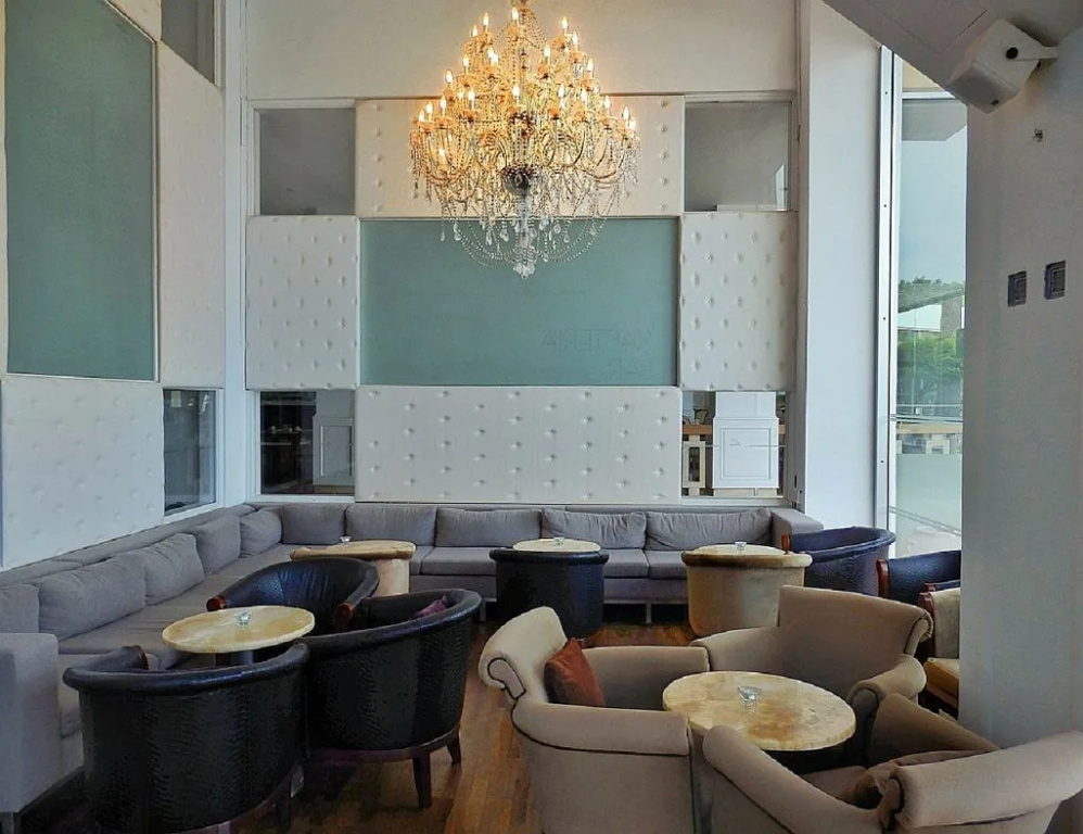 Lobby & Reception