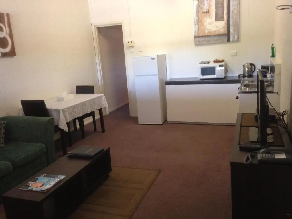 Double Suite (full double bed)