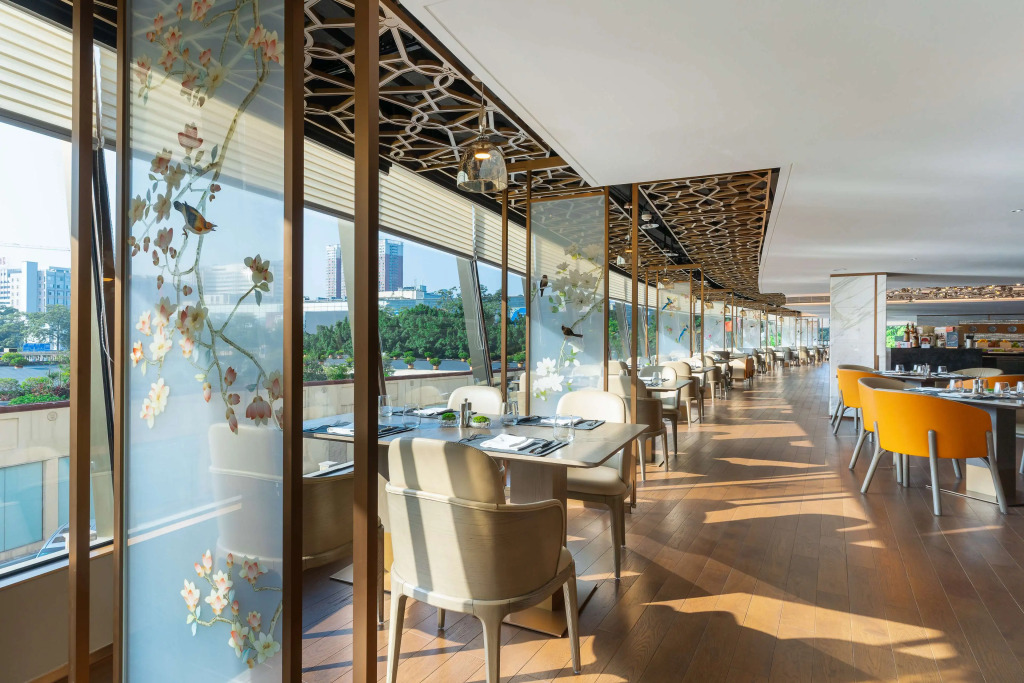 China Hotel - фото 15