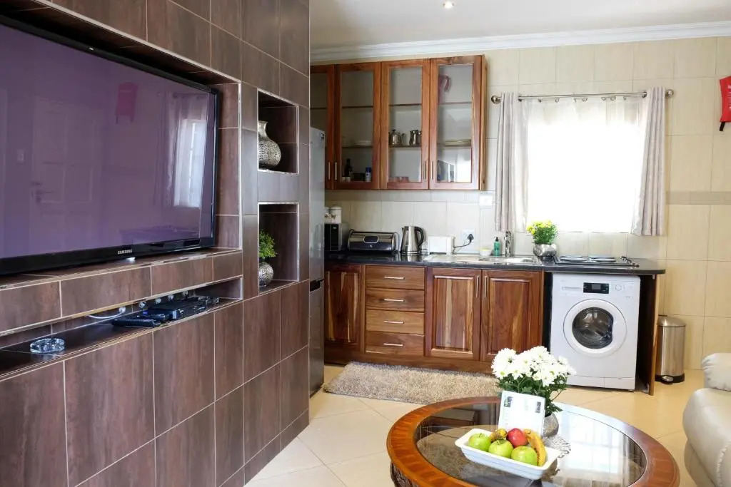 2 Bedrooms Executive Quadruple Suite with courtyard view twin beds