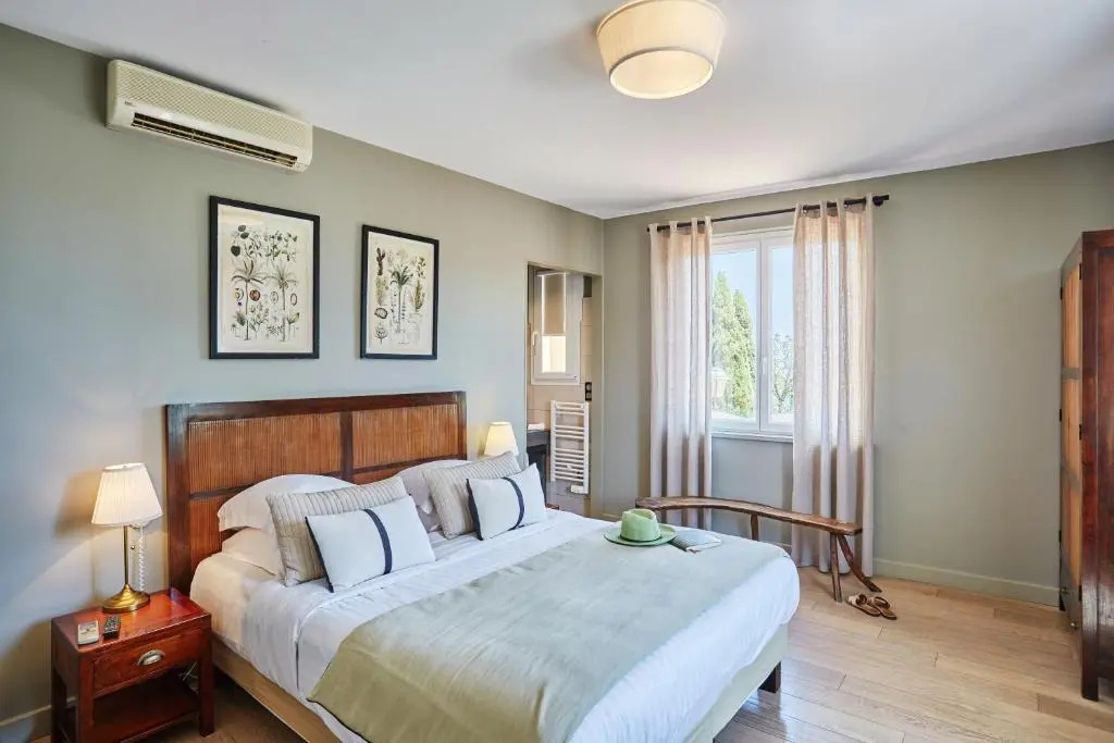 Superior room with view