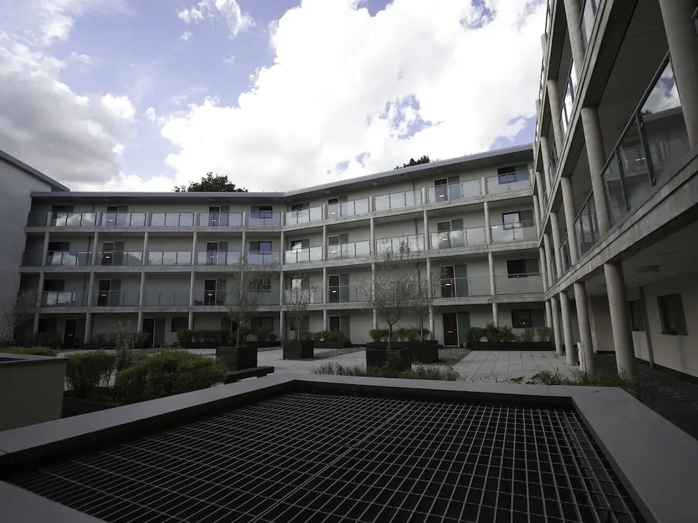 Brentwood - Deluxe Apartment