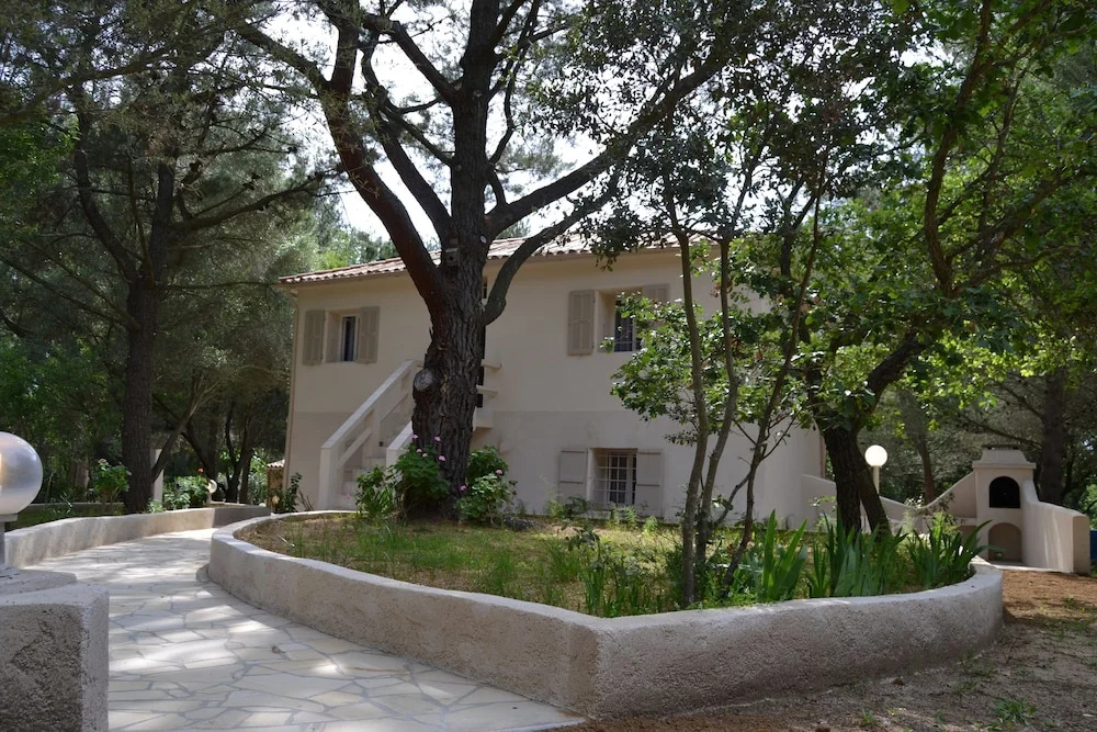 3 Bedrooms Villa