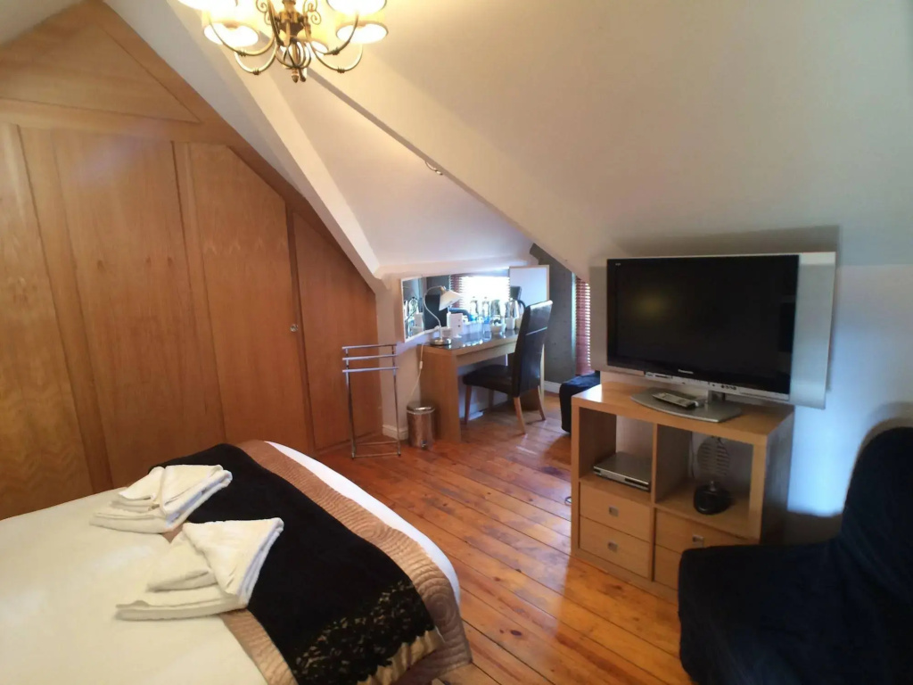 Tyrosa Rooms