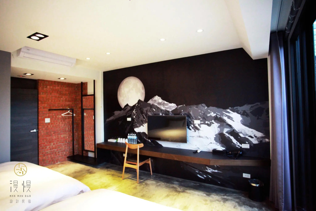 Standard Quadruple Family room