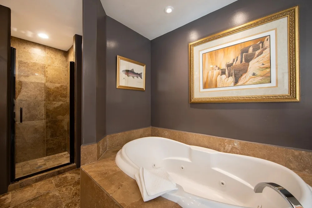 Double Suite with mountain view (full double bed)