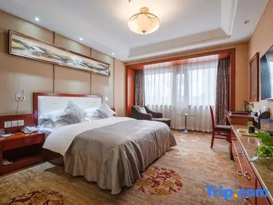 Executive Double room with street view (full double bed)