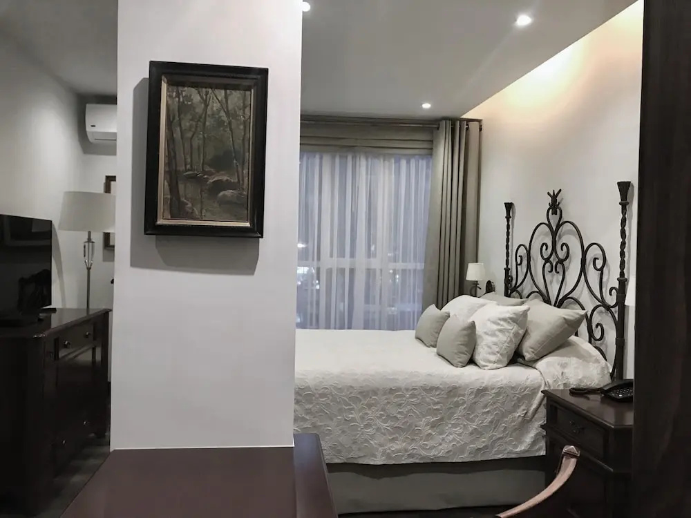 Double Junior Suite (full double bed)