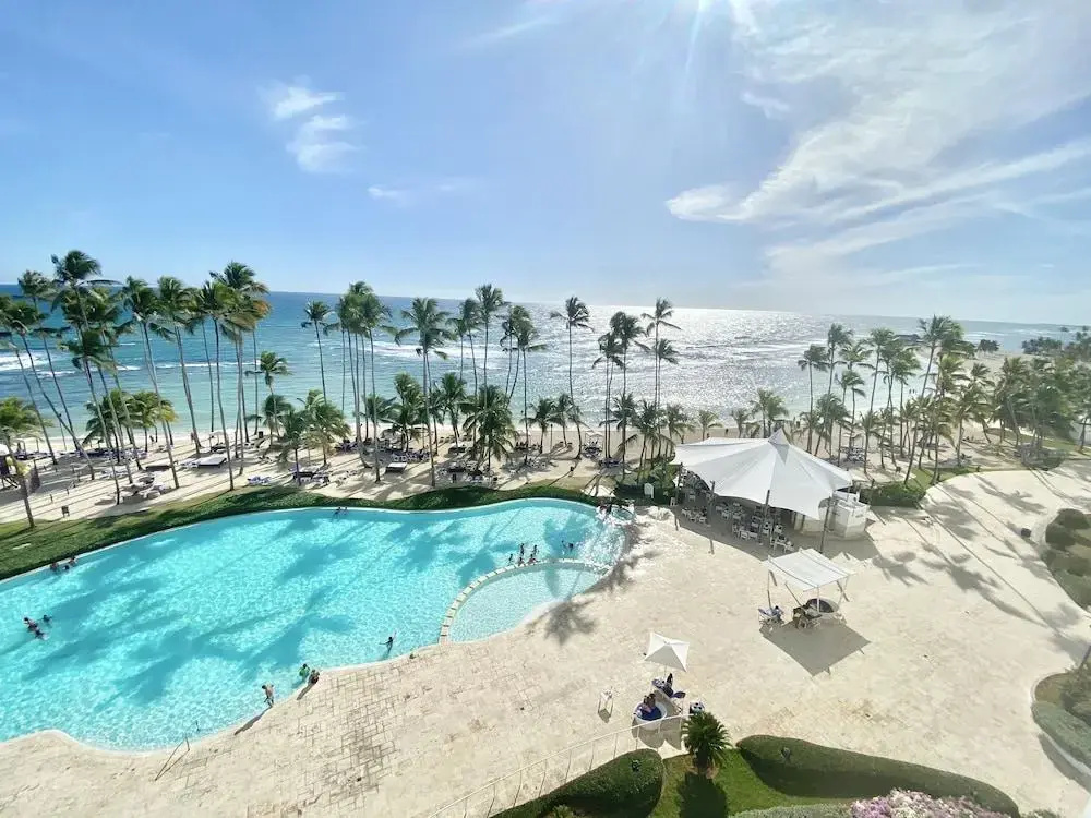 Marbella Towers gorgeous 3BR Apt , Beachfront