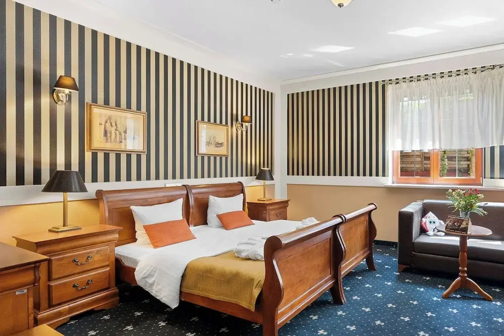 Double Junior Suite (full double bed)
