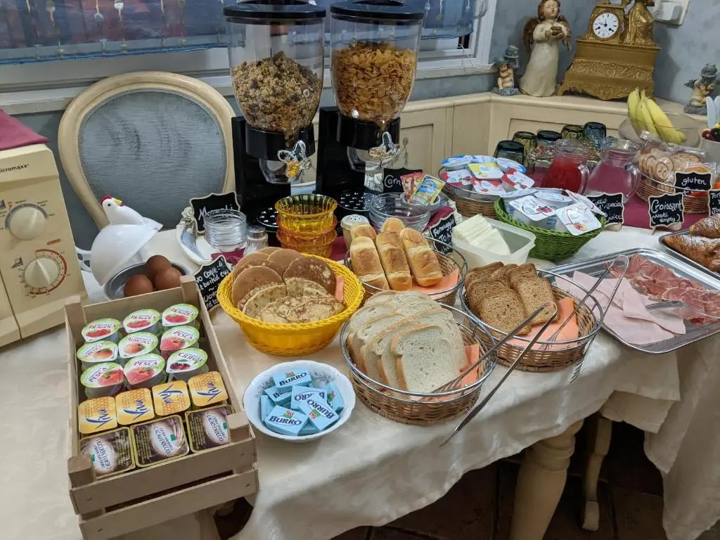 Economy room