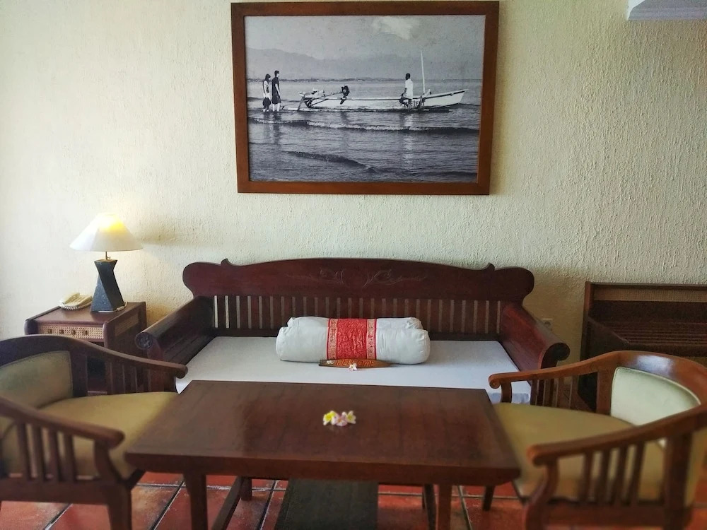Nugraha Lovina Seaview Resort & Spa