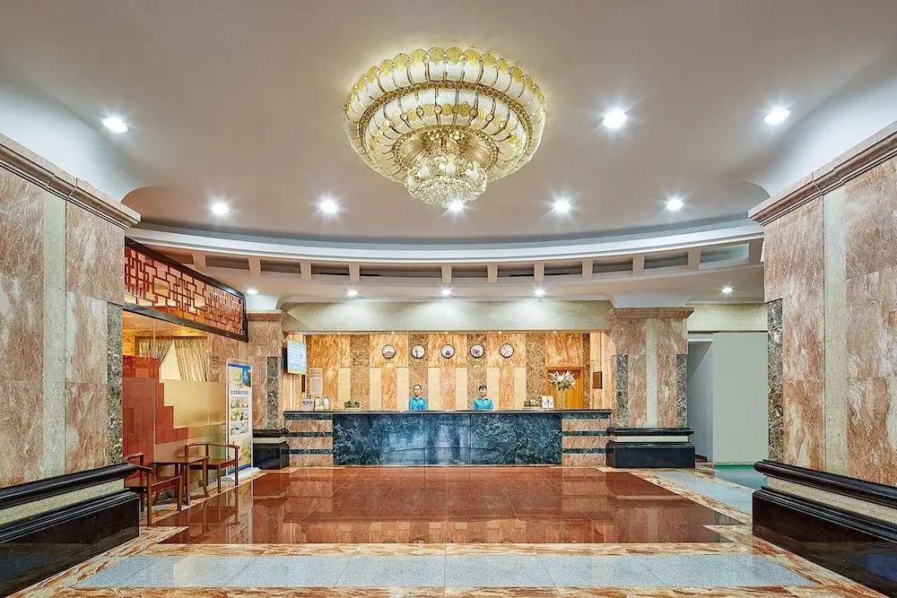 Lobby & Reception