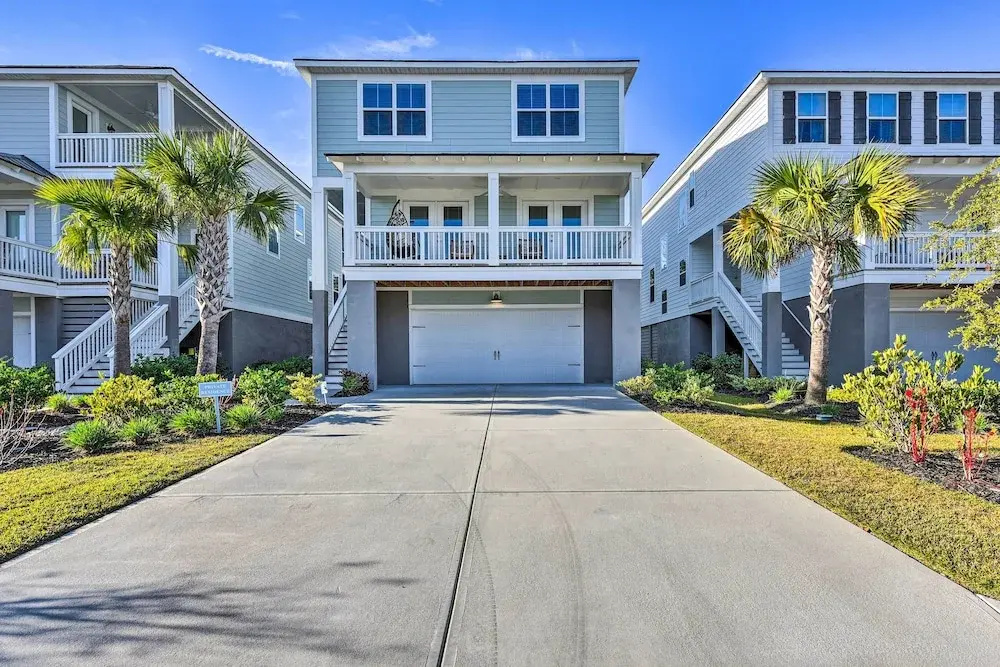 3 Decks & Water Views: Breezy Home in Hilton Head