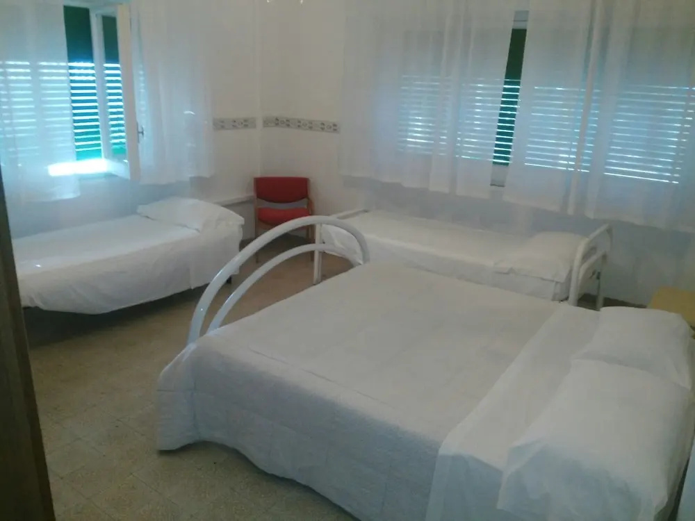 Economy Triple room