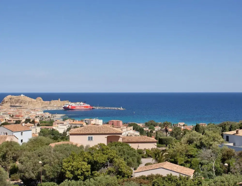 Superb Villa With Pool and sea View