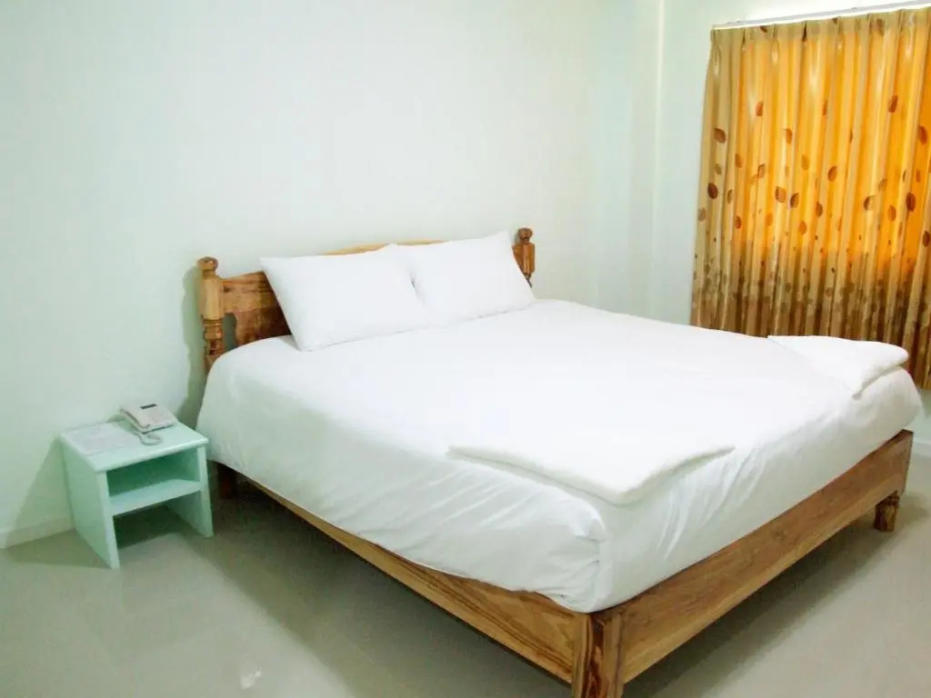 Rueanrimnam Hotel - Chambres
