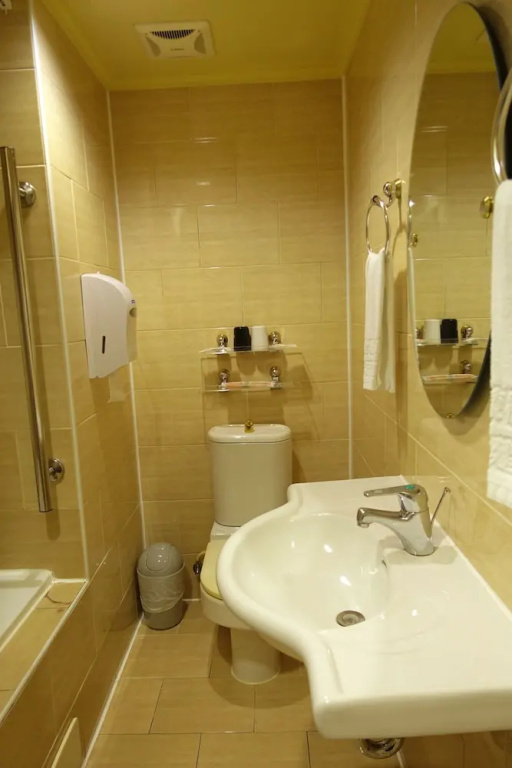 Goodness Hotel - Chambres