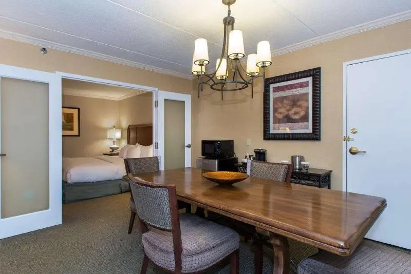 DoubleTree by Hilton Cleveland East Beachwood - Chambres