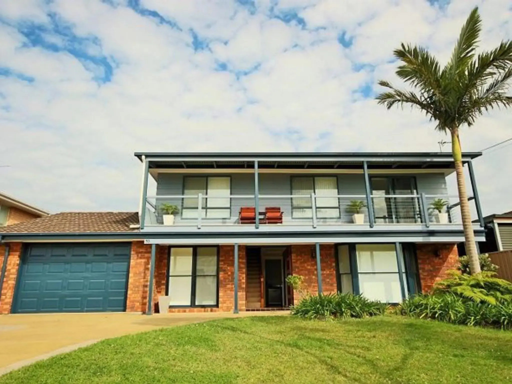 Beautiful Family Home with Easy Walk to the Beach and Plantation Point