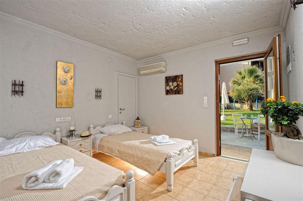 Aggelo Hotel by null