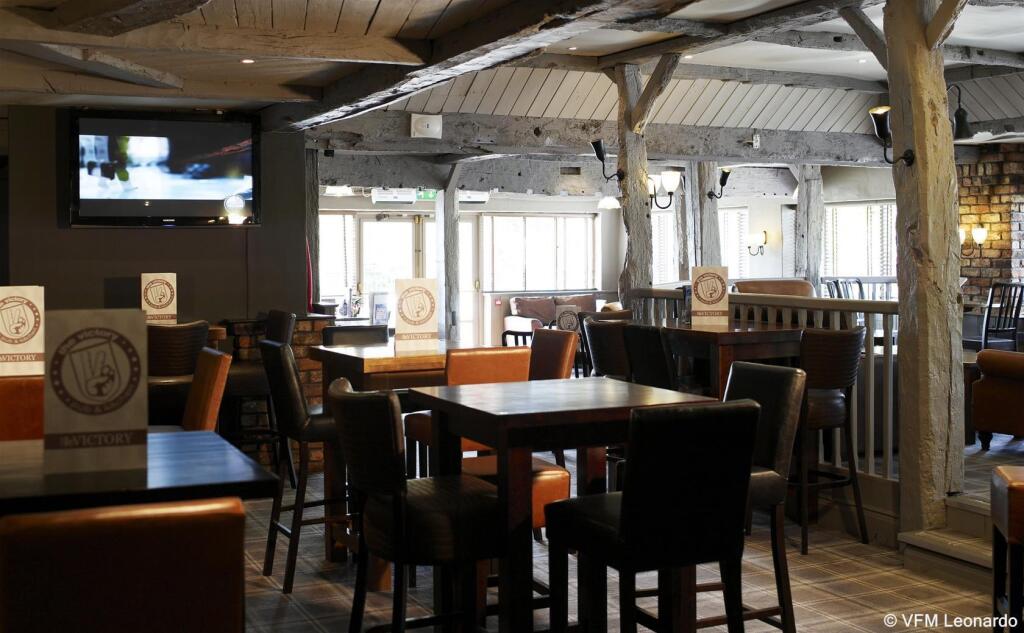 Village Hotel Leeds North - 11