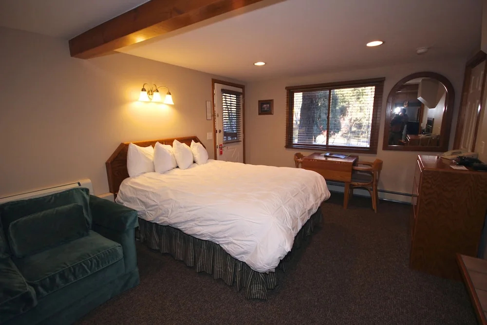 Double Studio (full double bed)