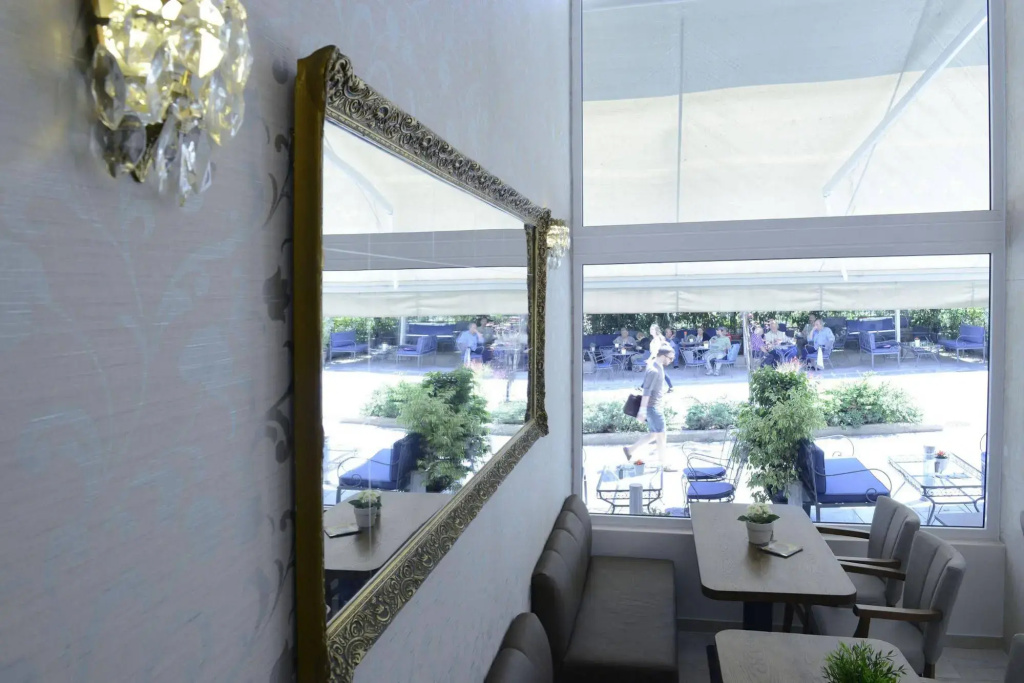 Hotel photo 8