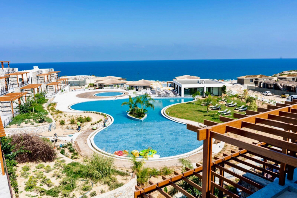 Beach & Waterfront