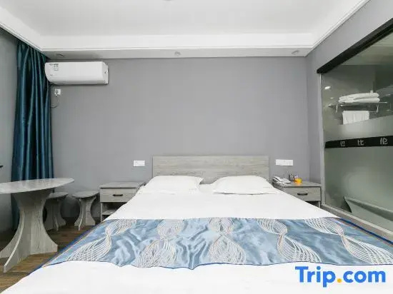 Deluxe Double room (full double bed)