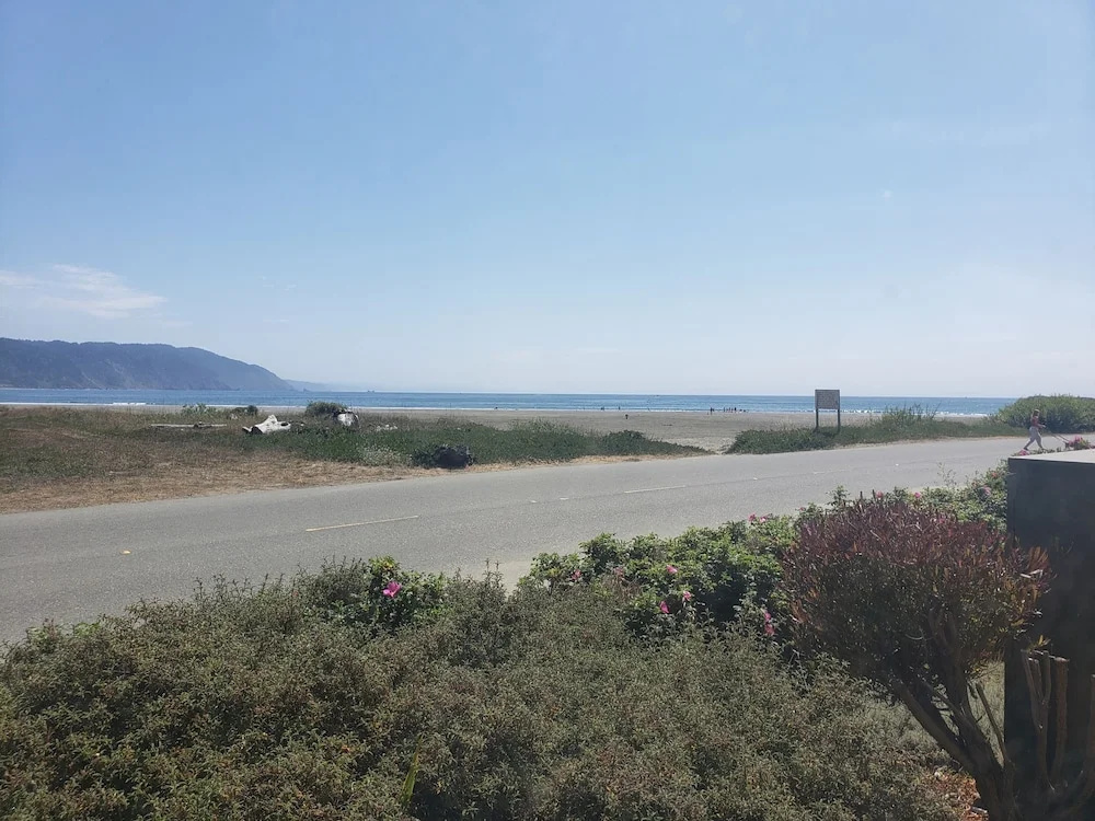 Standard Double room with ocean view (full double bed)