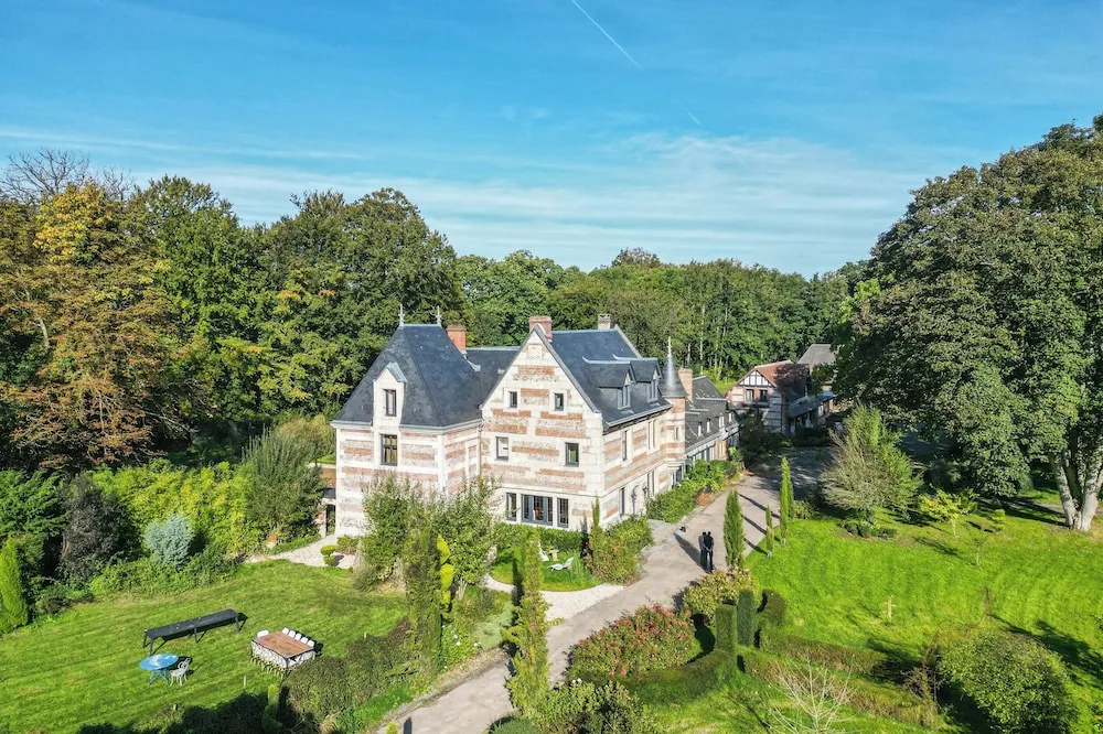 Grand Villa