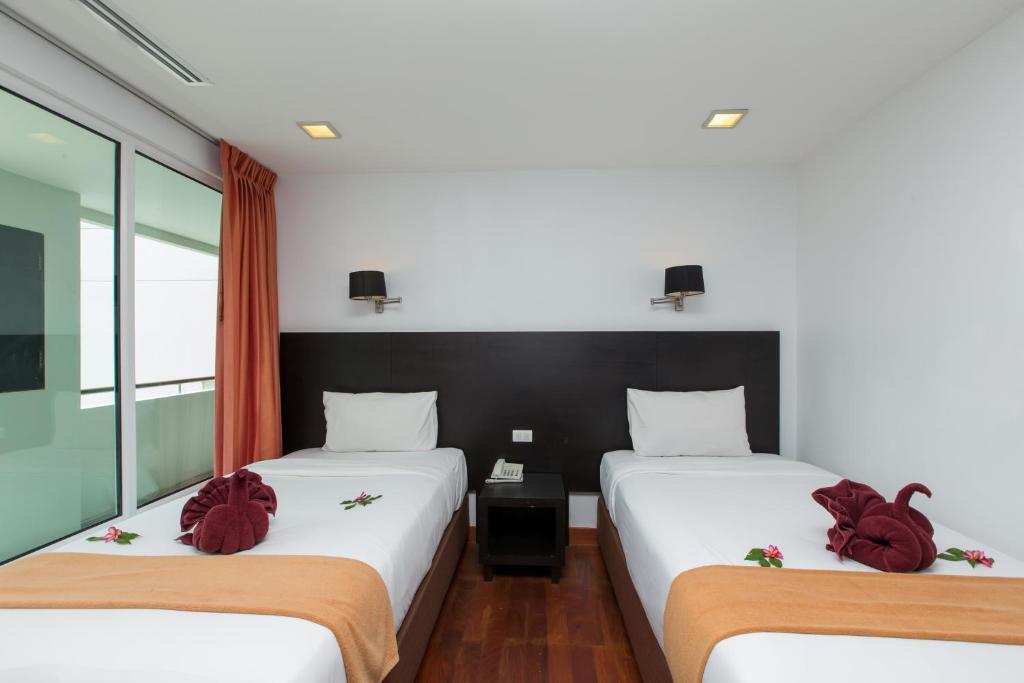 The Palms, Kamala Beach