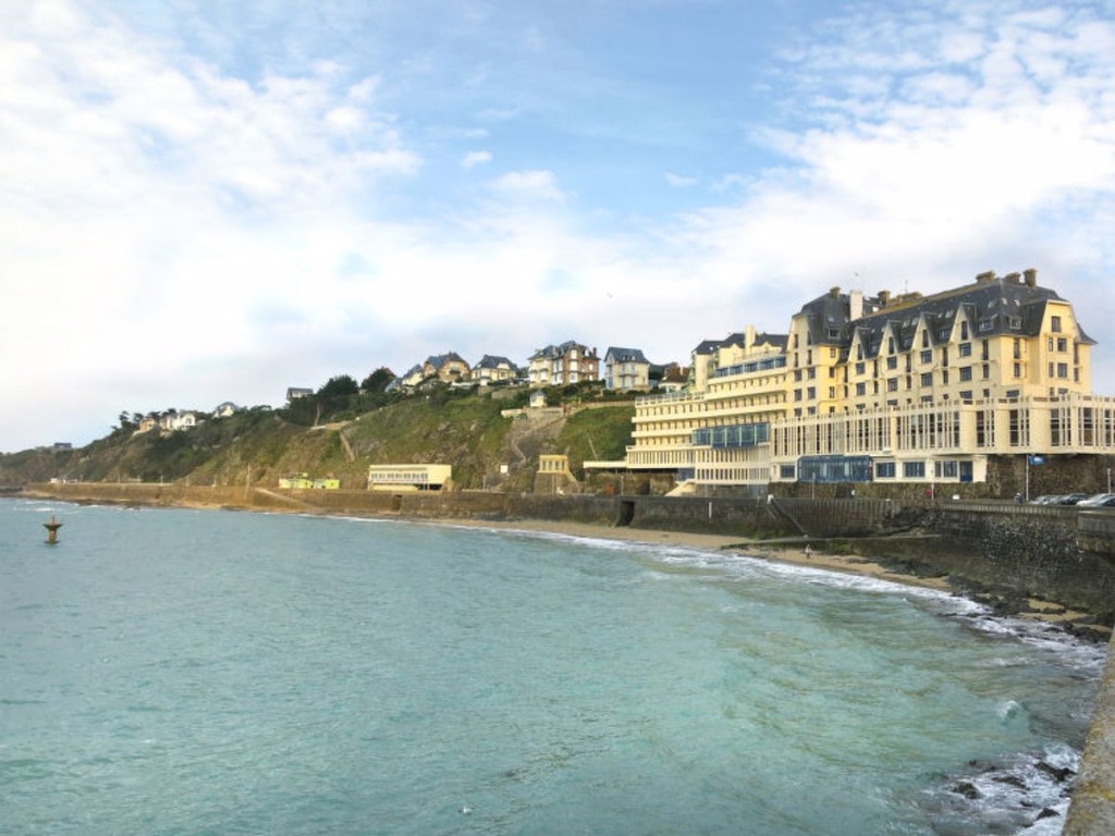 Beach & Waterfront