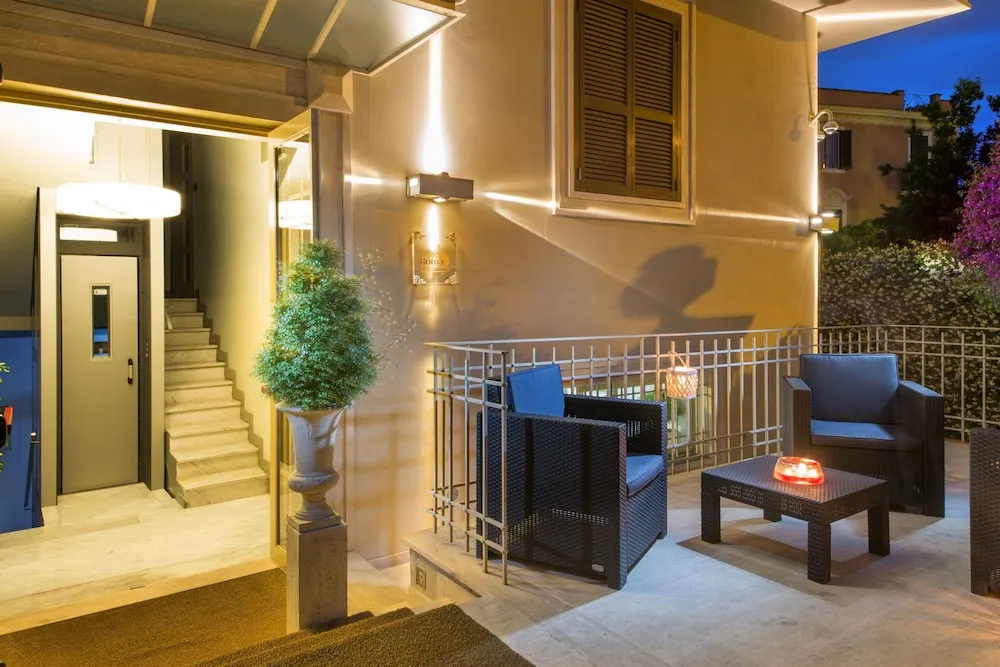 Hotel photo 11