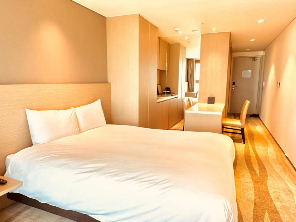 Ebenezer Hotel — 4