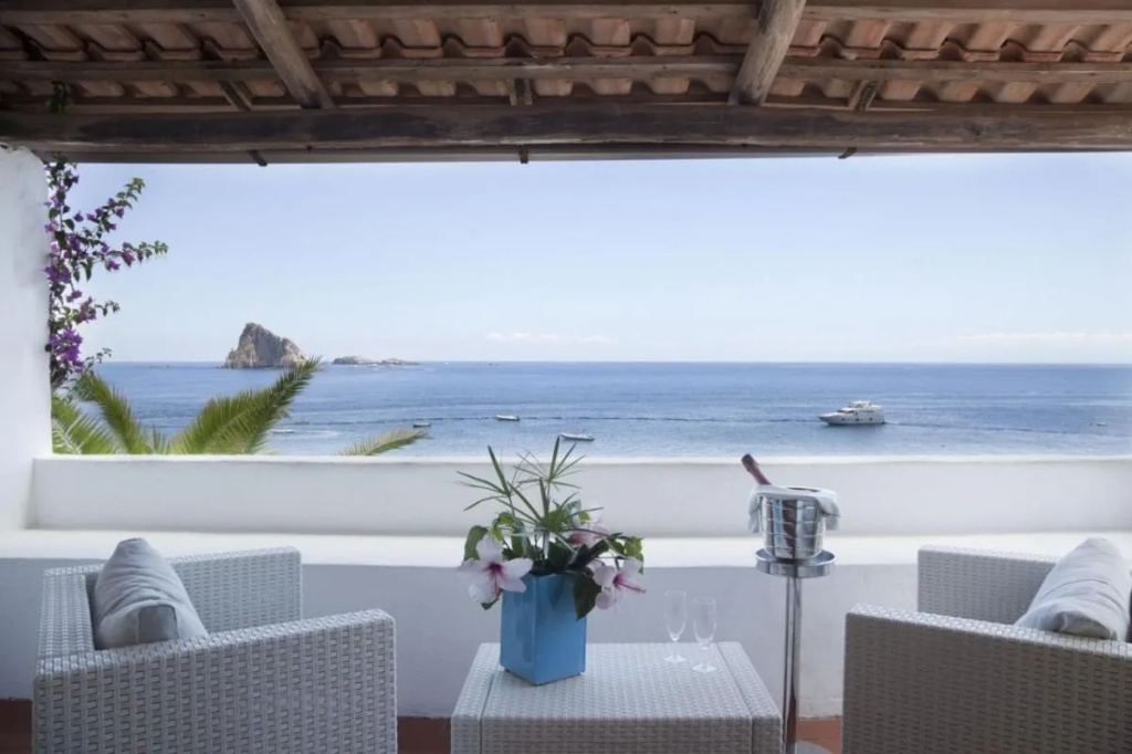 Balcony & Terrace