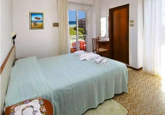 Double room with balcony (full double bed)