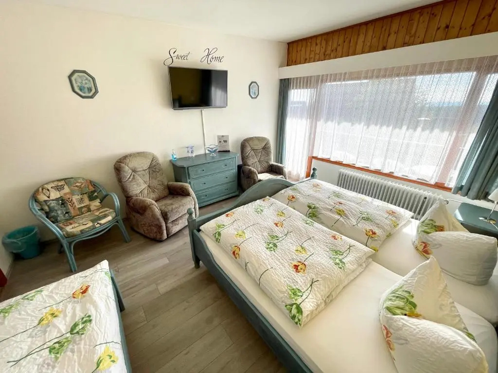 Standard Triple room