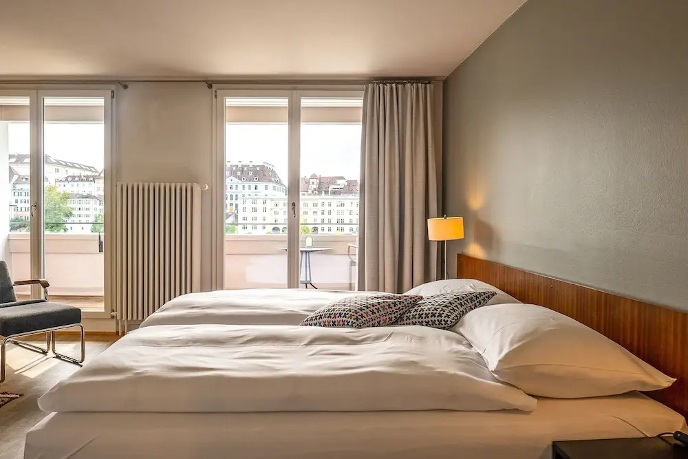 Double room with balcony and River (full double bed)
