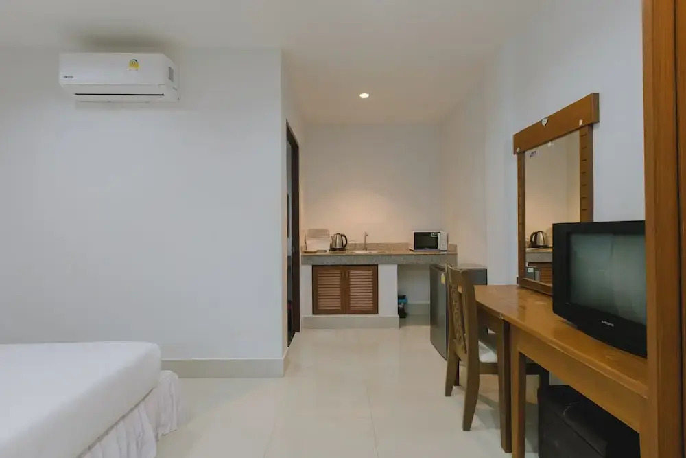 Двухместная студия с балконом двуспальная кровать в Kataonsea Bungalows