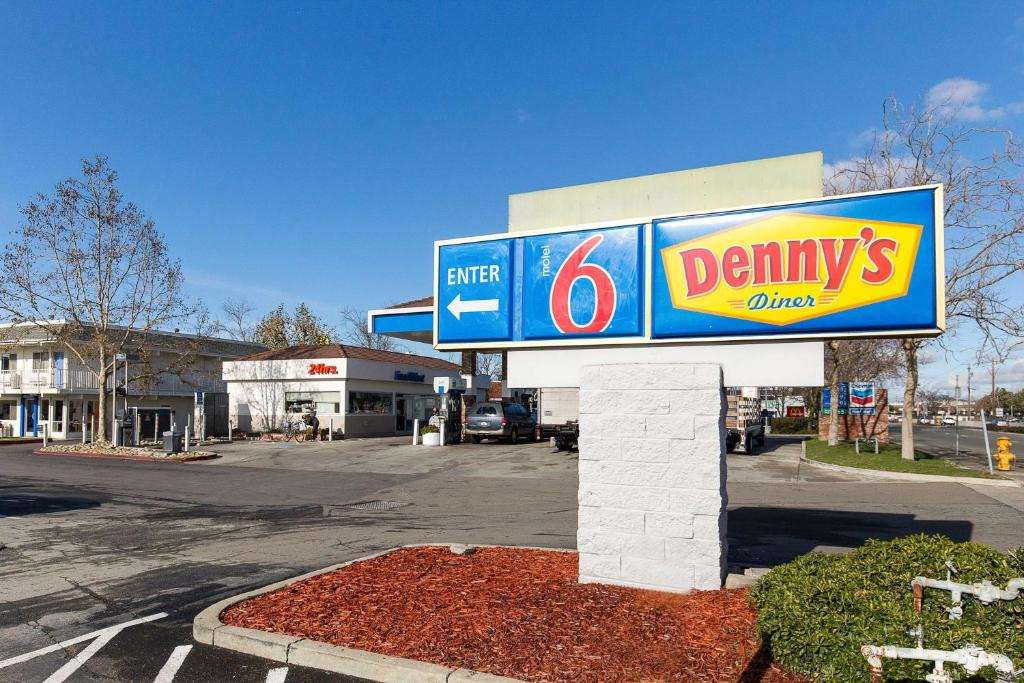 Motel 6 Hayward, CA – Silicon Valley Gateway