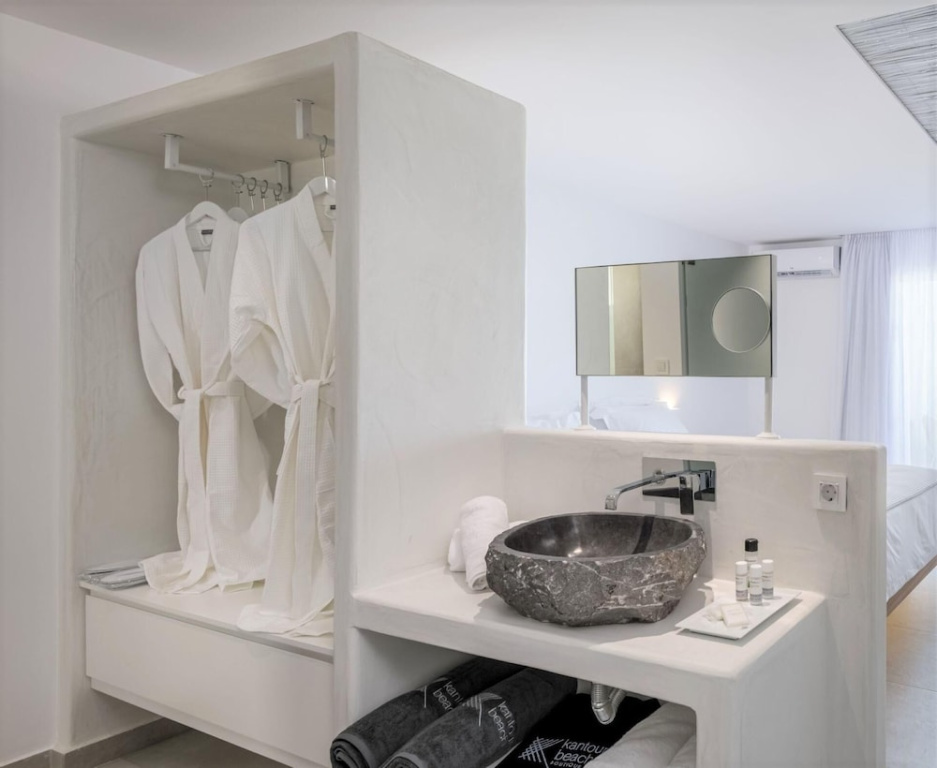 Standard Double room with sea view (full double bed)