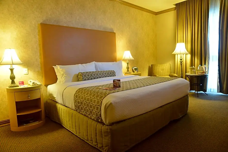 Double Governor Suite (full double bed)